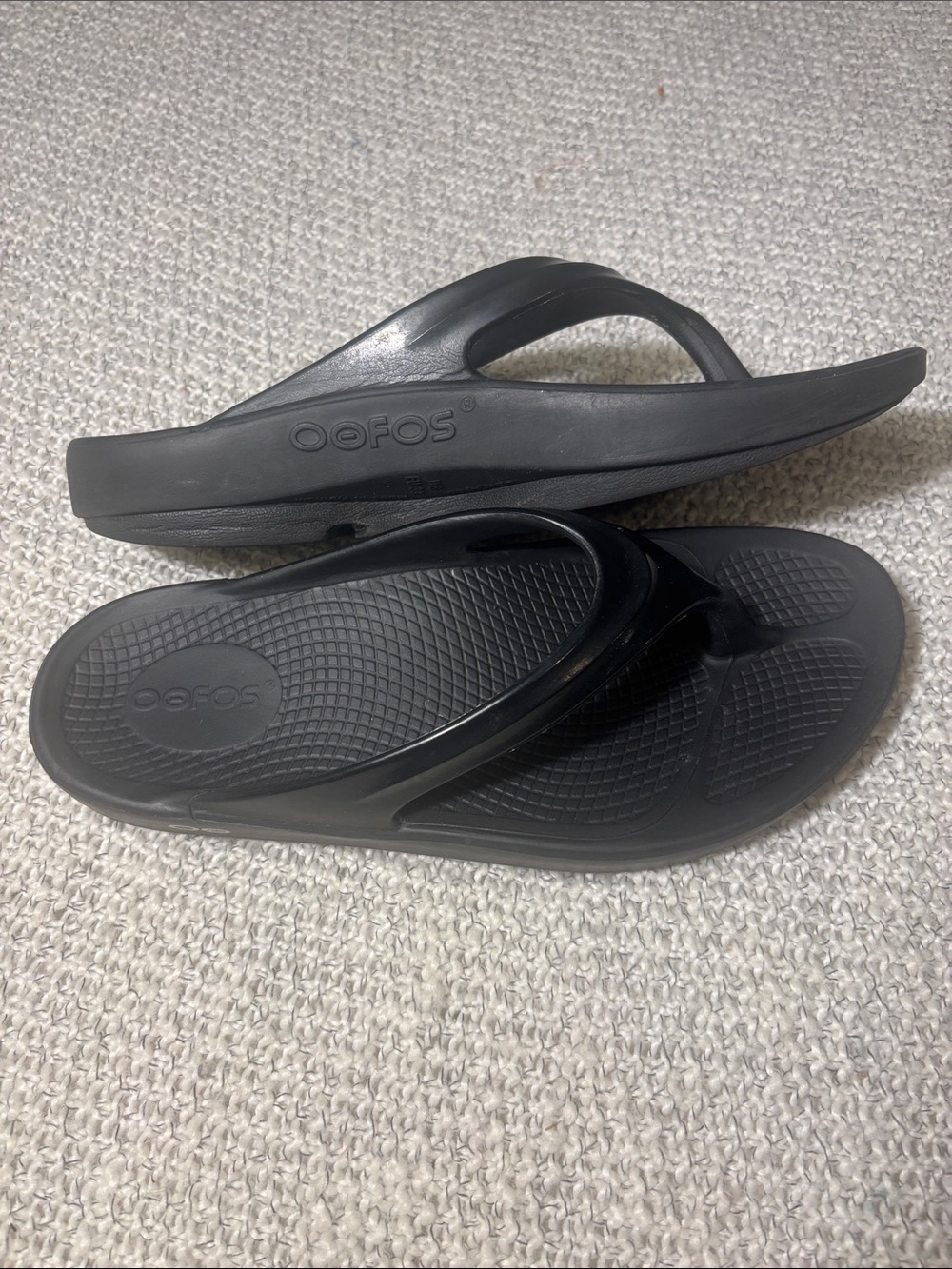 OOFOS Black Recovery Flip-Flop Sandals W8